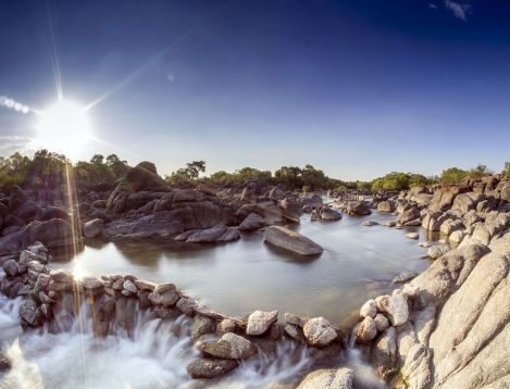 ZA-Kafue-KaingU-river-mist